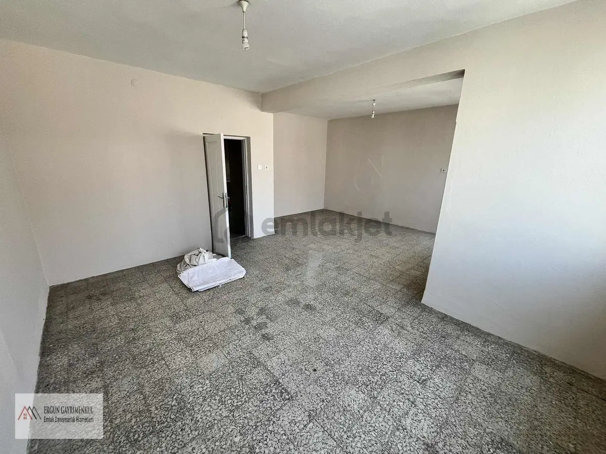 Ergünden Hamidiyede Satılık Fırsatlık 3+1 Daire - 9