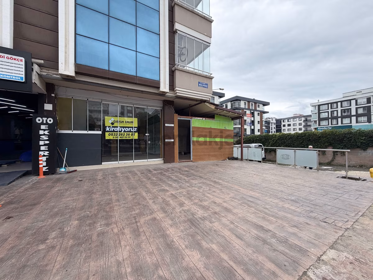 Anayola Cephe Atakumda Kiralık Dükkan - 3