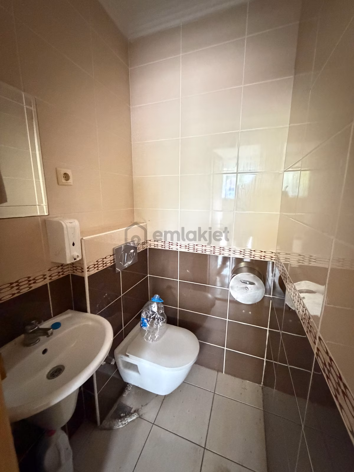 Anayola Cephe Atakumda Kiralık Dükkan - 6
