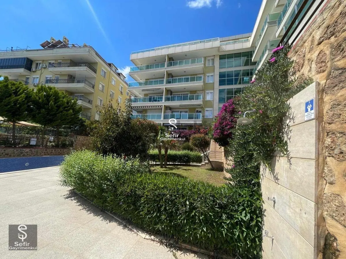 Alanya Kestel'de 1+1 Full Aktiviteli Sitede Eşyalı Daire