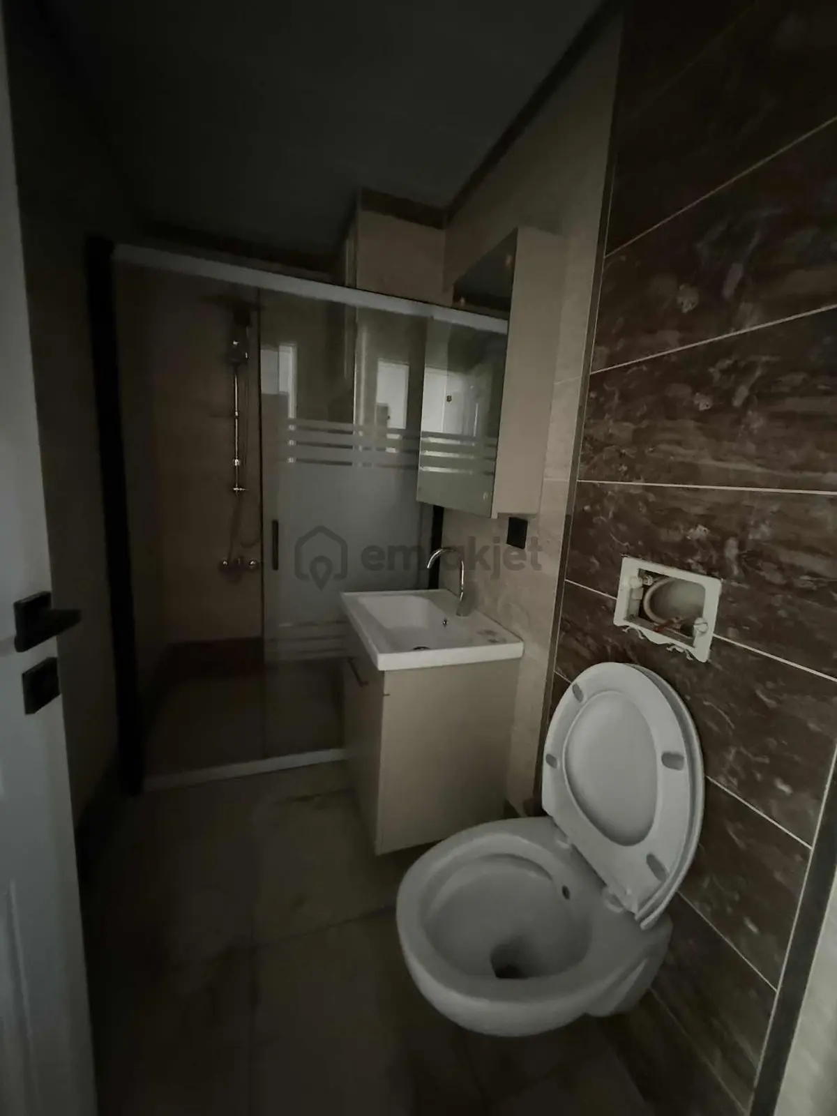 Emlak Center'dan Sakarya Mah Satılık 1+1 Daire - 16
