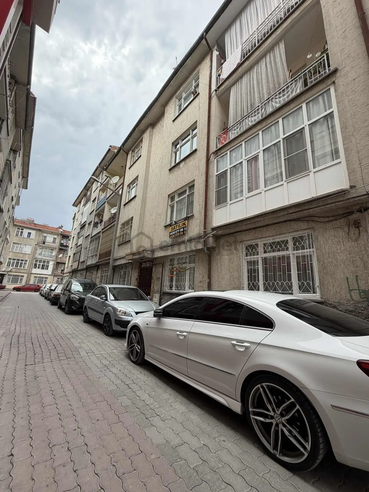 İhsaniye Mah. 3+1 Ara Kat Satılık Temiz Daire - 31