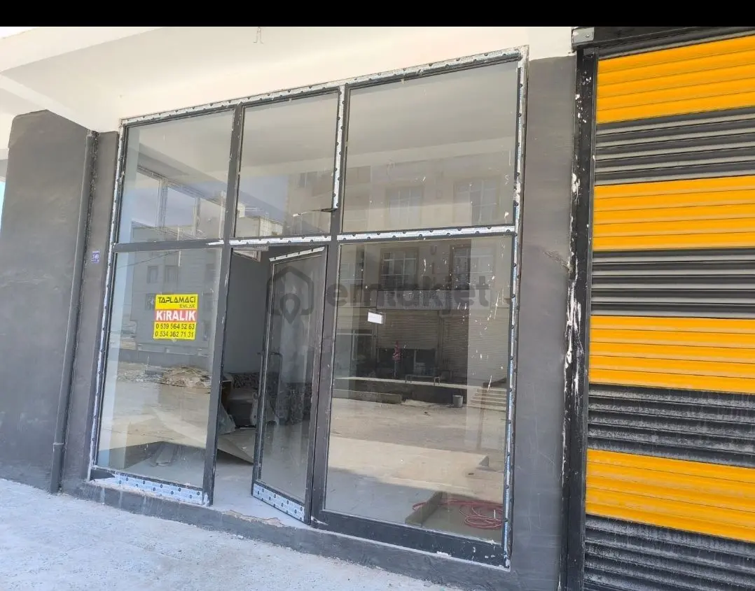 Sahibinden Konuklu'da Satılık 80 M² Düz Giriş Geniş Dükkan