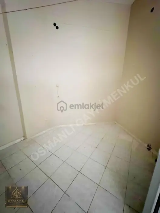 Aşağı Alata Kiralık Dükkan - 4