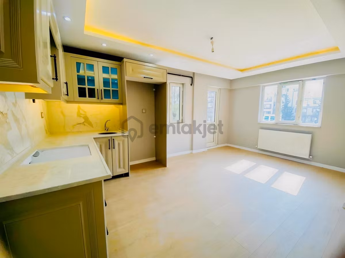 Yeni Mahallede Cadde Üzeri 3+1 Full Lüks Tadilatlı Ara Kat Daire - 4