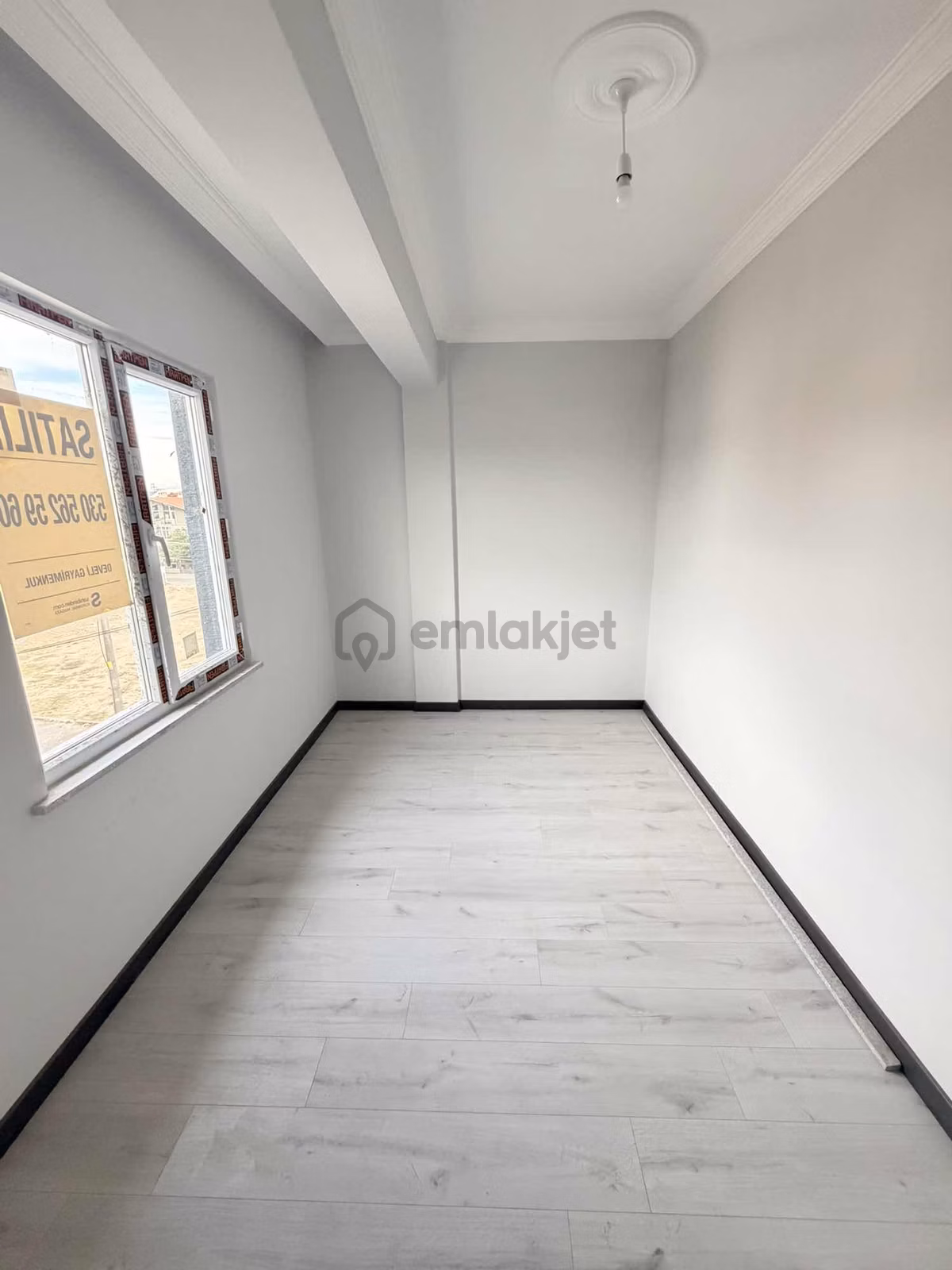 Havuzlar'da Sıfır Geniş, Cadde Cephe 2+1 Daire - 24