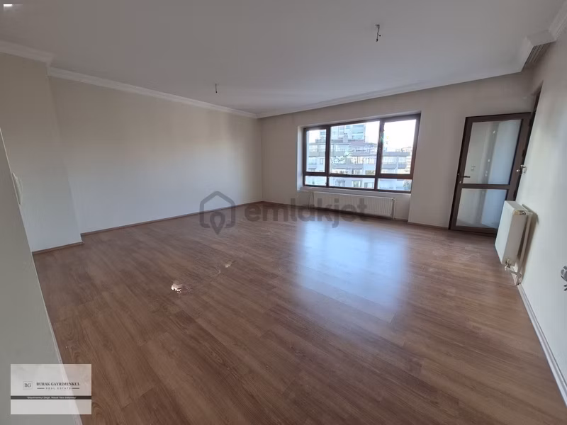 Okullar Bölgesinde 3+1 Kiralık Daire - 18