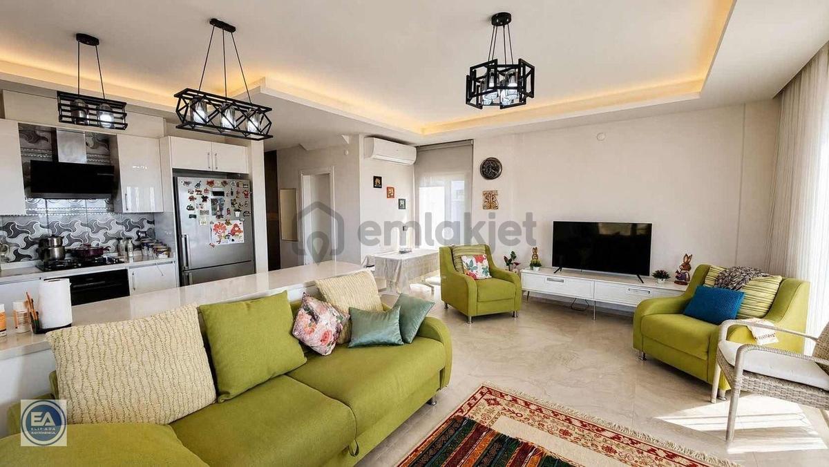 Kuşadası'nda Acil Manzaralı 4 + 1 Satılık Villa - 17