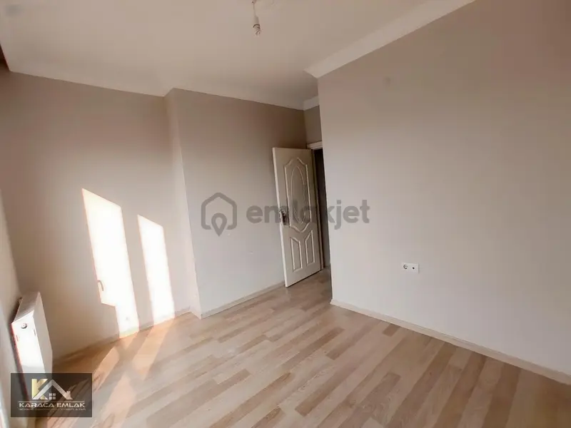 Karaca'dan Arakat 3+1 Ebeveyn Banyolu Daire - 17