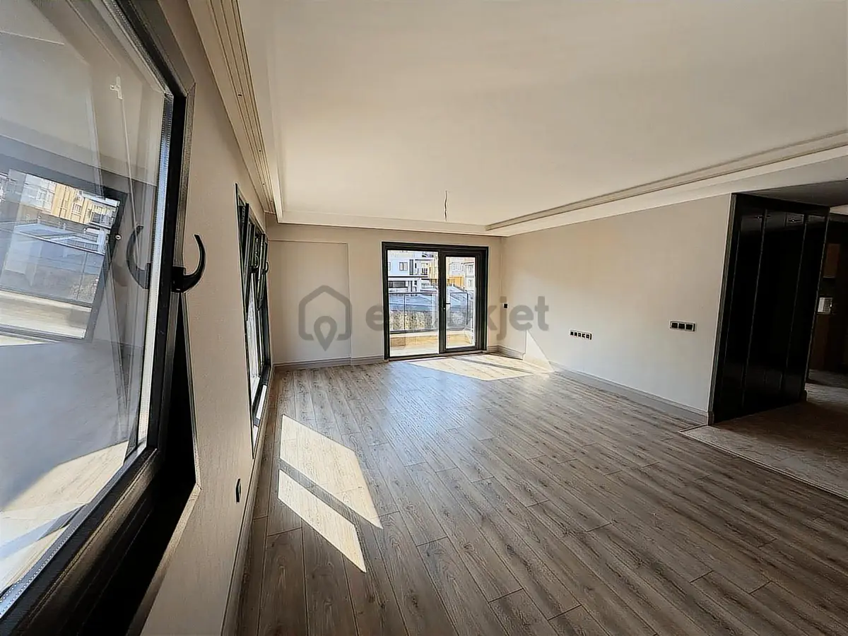 Altınkule'den İlker Caddesinde Yeni Binada Lüks 3+1 Daire - 6
