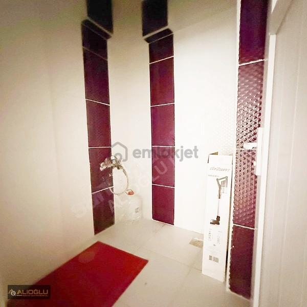 Aile Binasında 3+1 Balkonlu Kiralık Yüksek Giriş - 19