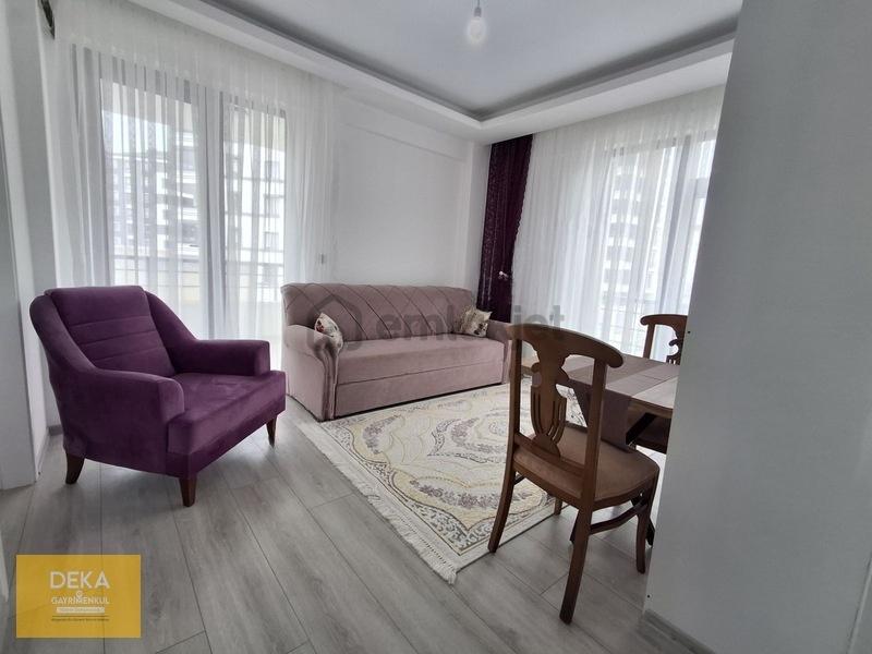 Deka Gayrimenkul'den Yenimahalle'de Bulvara 100 Metre Eşyalı 1+1