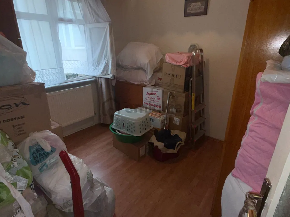 Yenibosna'da Satılık 3+1 Daire - Metrobüse Yakın, 140m² - 12