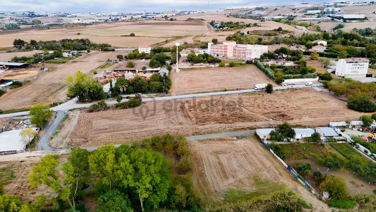 Yeşilbayırda Cadde Cephe 3.370 M² Tek Tapu 3 Kat İmarlı Arsa - 13