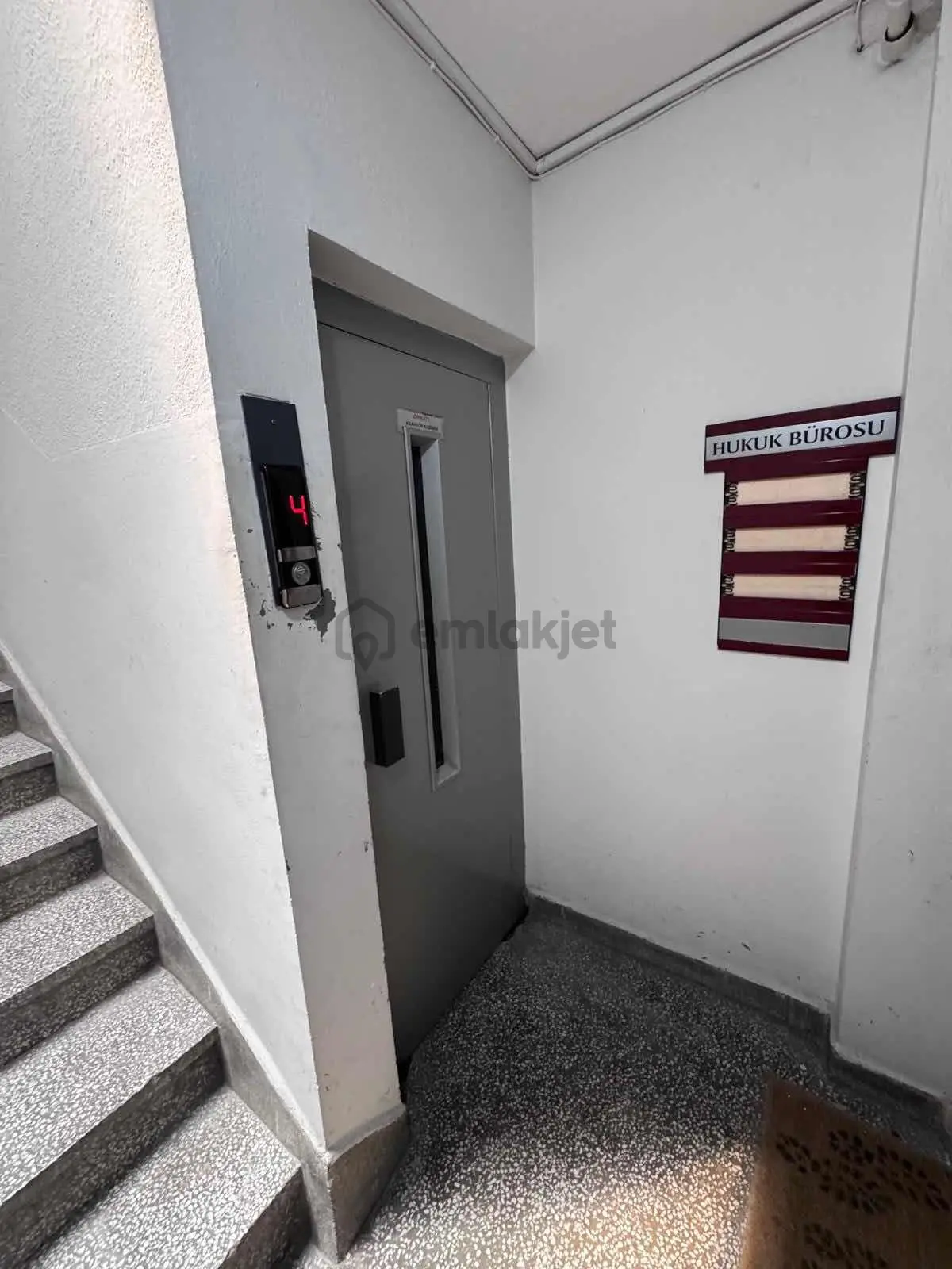 Kiralık 4+1 Prestijli Ofis - 13