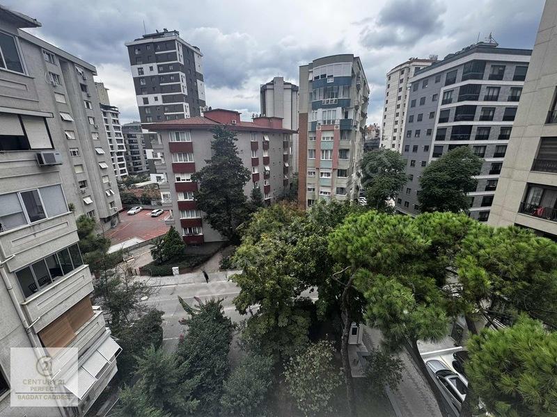 Bağdat Caddesi'ne Yürüme Mesafesinde Geniş 3 + 1 - 20