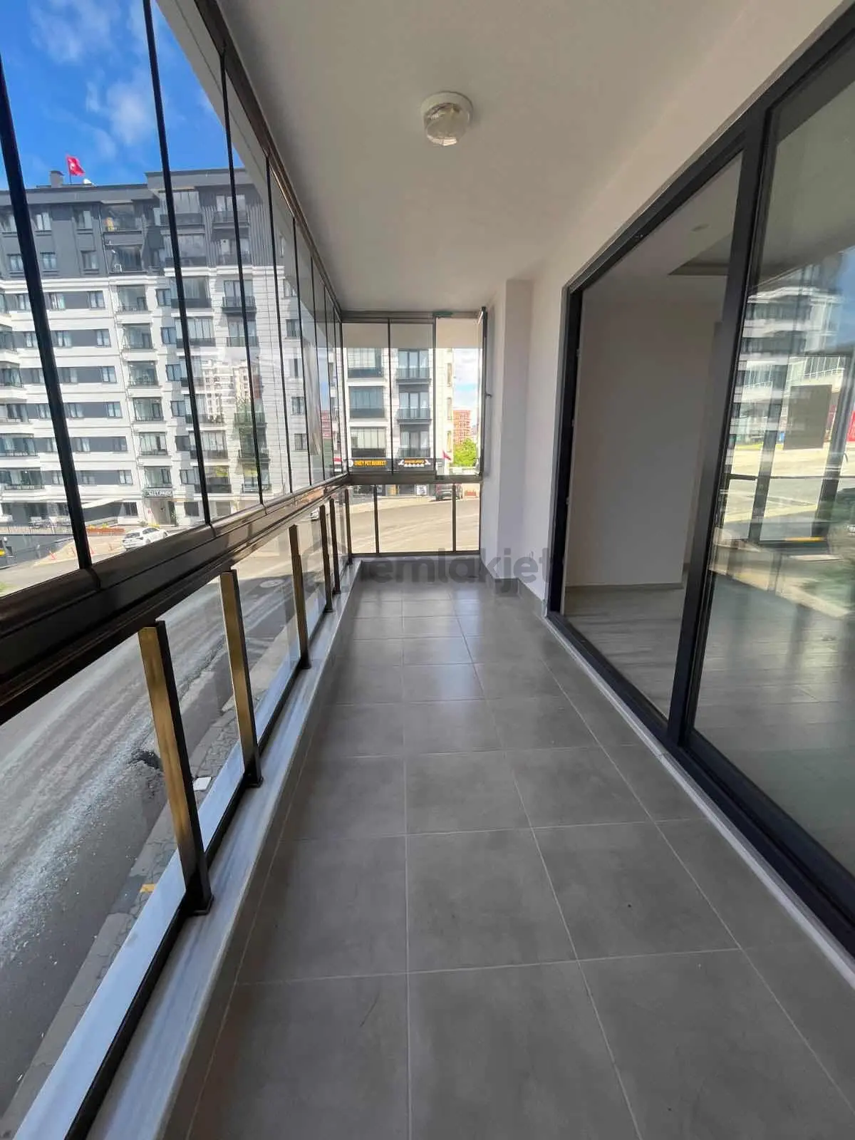 Karayelden Gölevinde Net 140m2 Geniş 3+1 Kiralık Daire - 11
