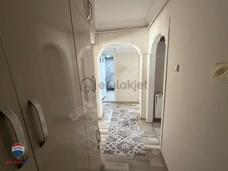 Remax Best Ofisinden Satılık Önü Açık Tadilatlı Daire - 13
