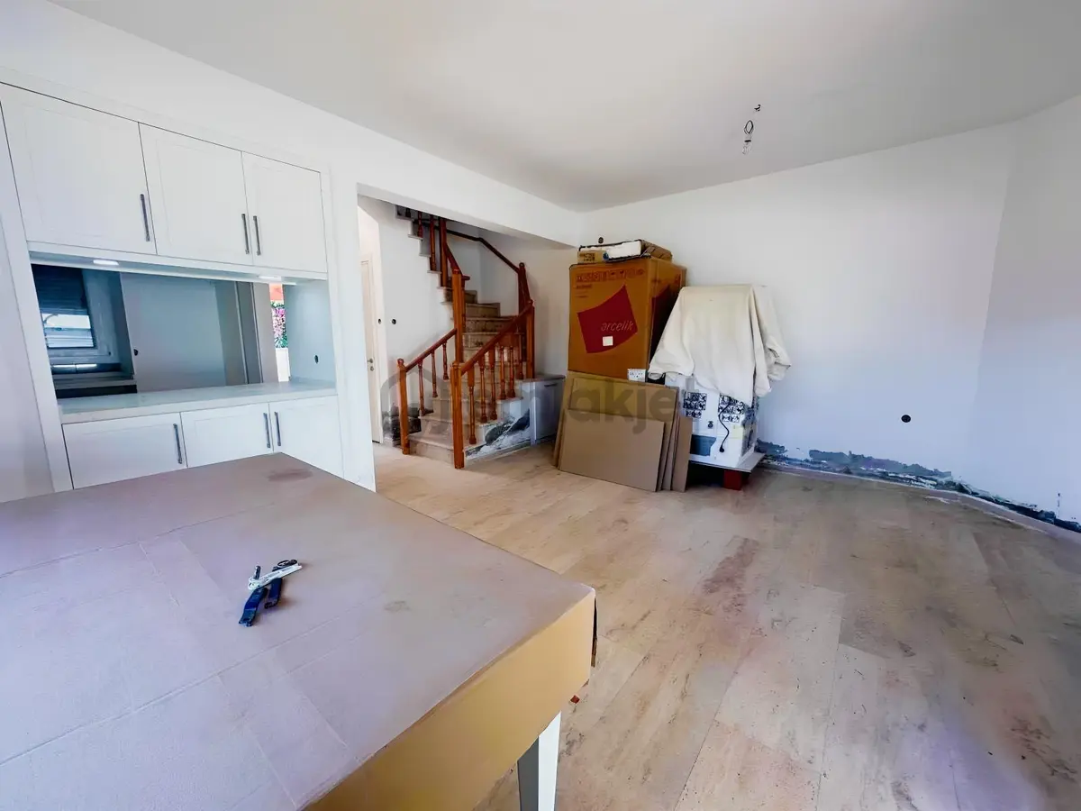 Çeşme Ilıca Mahallesinde Satılık Dubleks Villa - 11