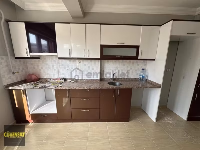 İstasyon Mahallesinde Kiralık 3+1 Ara Kat Daire - 18