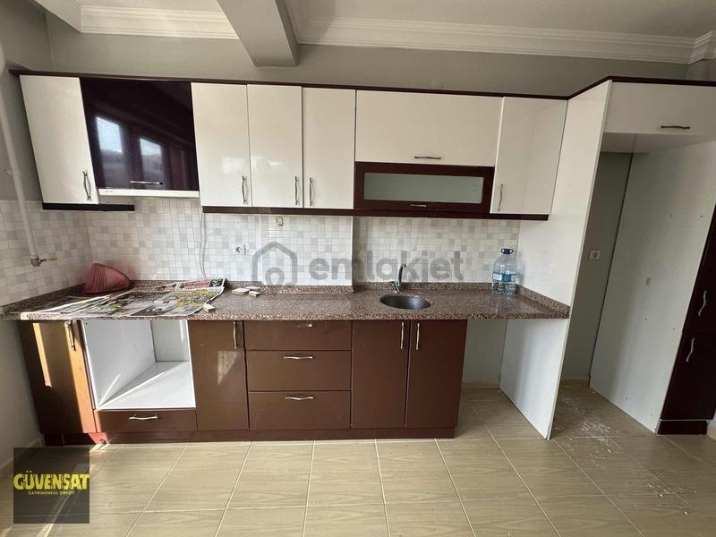 İstasyon Mahallesinde Kiralık 3+1 Ara Kat Daire - 17