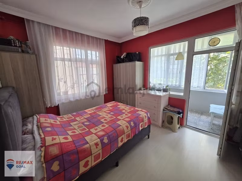 Remax Şirvan'dan Burhaniye'de Geniş Arsa Paylı Satılık Müstakil - 26