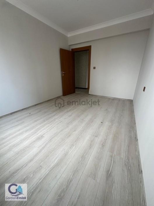 Şehitlik Mahallesi 4+1 Full+full Yapılı Mükemmel Konumda - 18