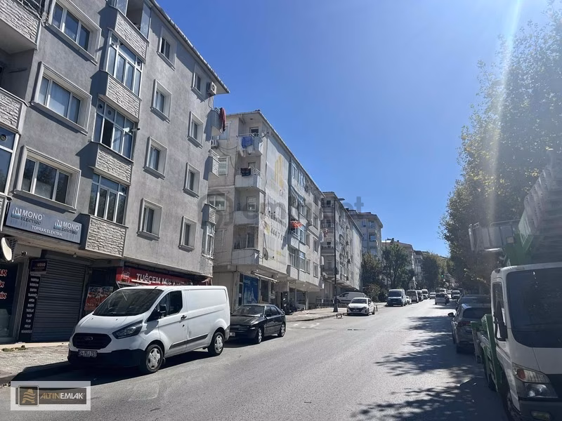 Bahçelievler Sefakent Sitesi'nde Satılık 3 + 1 Daire - 5