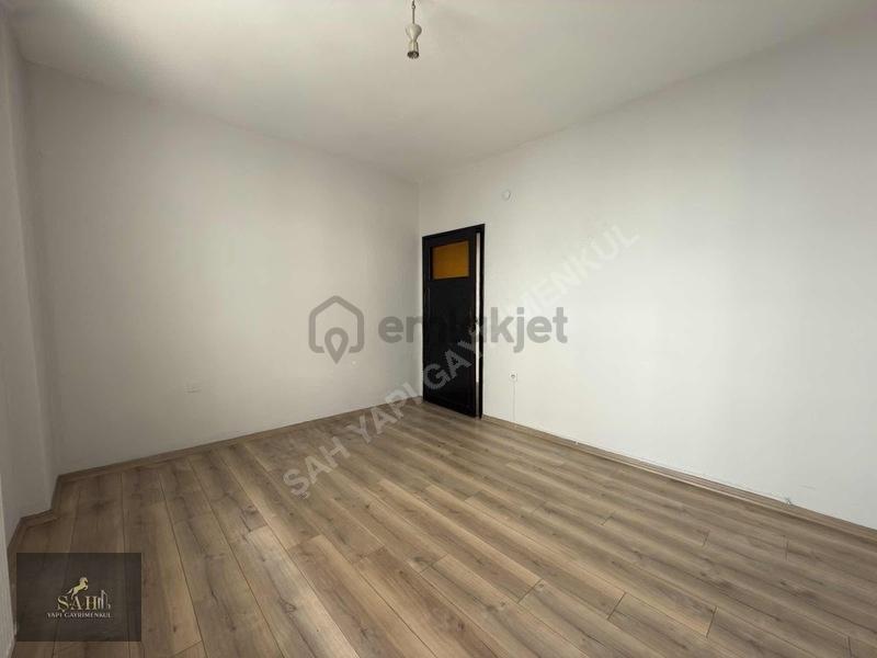 Şah Yapı'dan Valilik Civarı Doğalgazlı Geniş 3+1 Kiralık Daire - 16