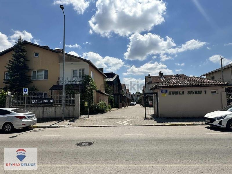 Yahyakaptan'da Site İçerisinde Satılık 4+1 Tripleks Villa - 18