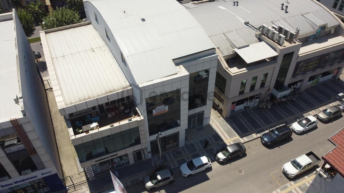 Palmiye Caddesinde Tabela Değeri Yüksek Ofis - 14