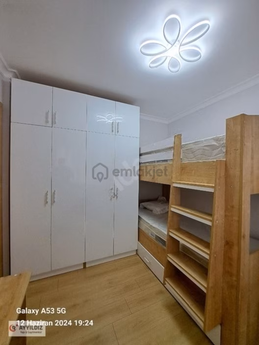 Bornova Da 2+1 Eşyalı Satılık Lüks Daire - 15