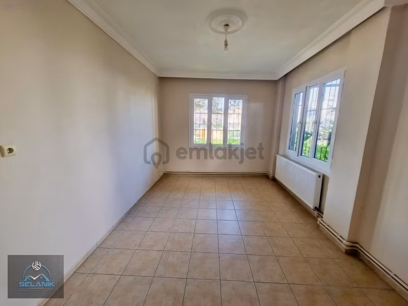 Kurttepe De Kiralık 3+1 Kapalı Mutfak Doğalgazlı Müstakil Ev - 3