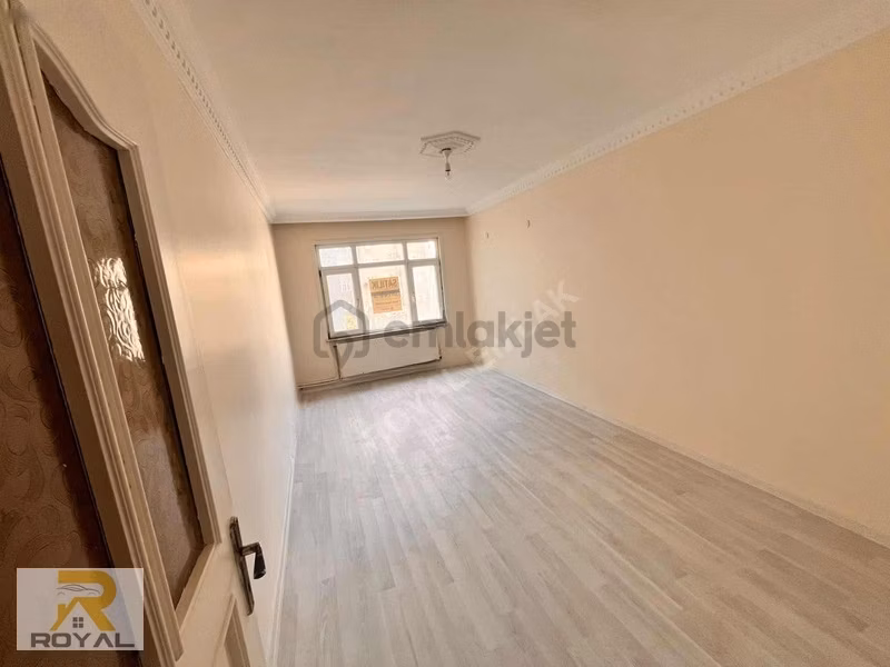 Söğütlüçeşme'de 2+1 İçi Full Tadilatlı Çift Cephe Arakat - 2