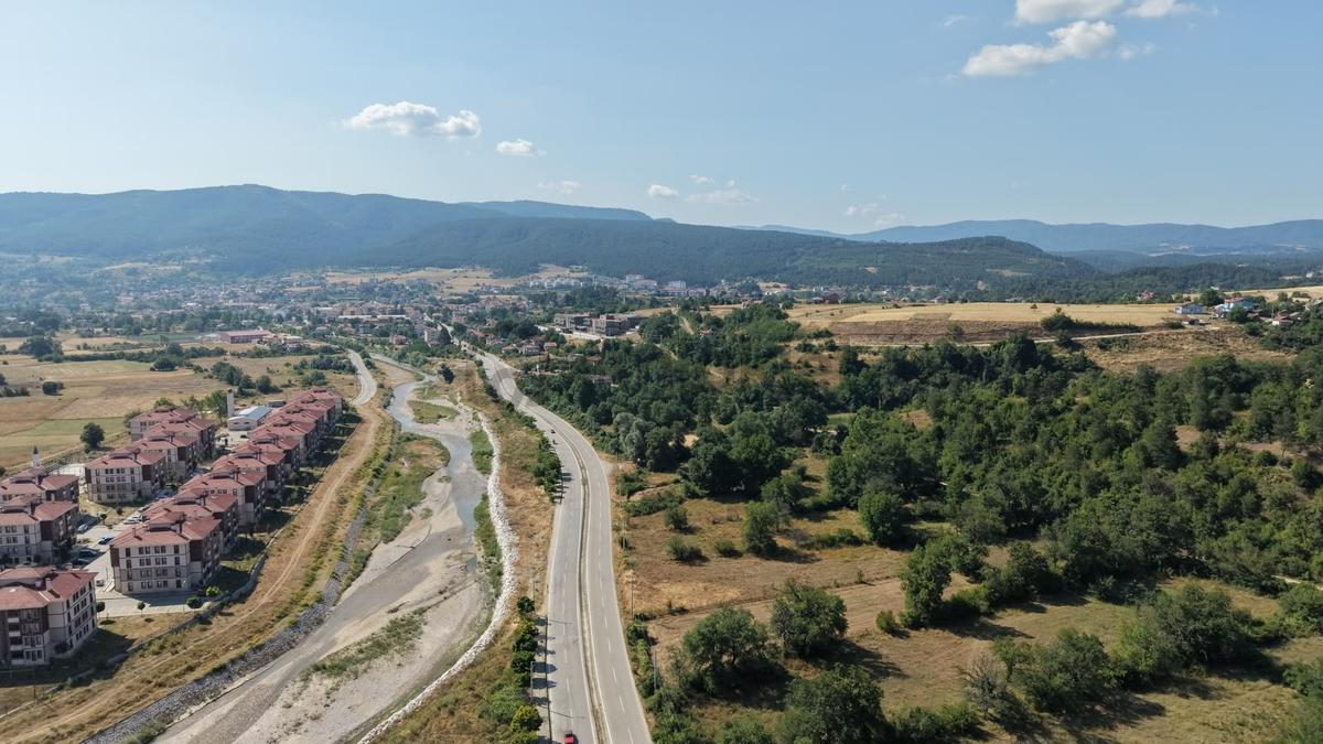 Mengen'de Satılık Konut İmarlı Köşe Parsel Arsa - 10