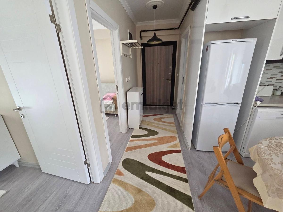Yenifoça'da Full Eşyalı Doğalgazlı Kiralık Ara Kat 2+1 Daire - 3