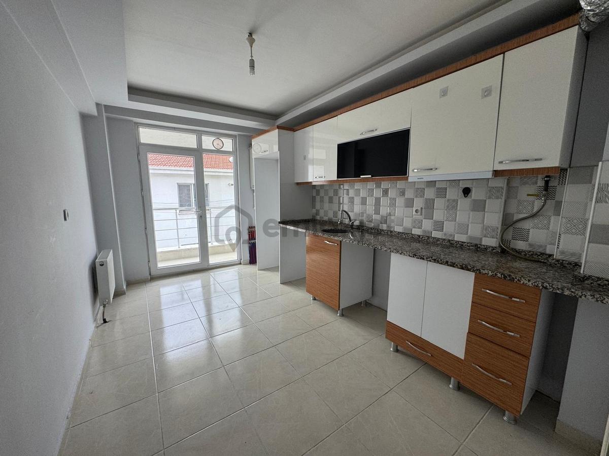 Balkan Gündüzden Asansörlü Çift Cepheli 2+1 Kiralık Daire