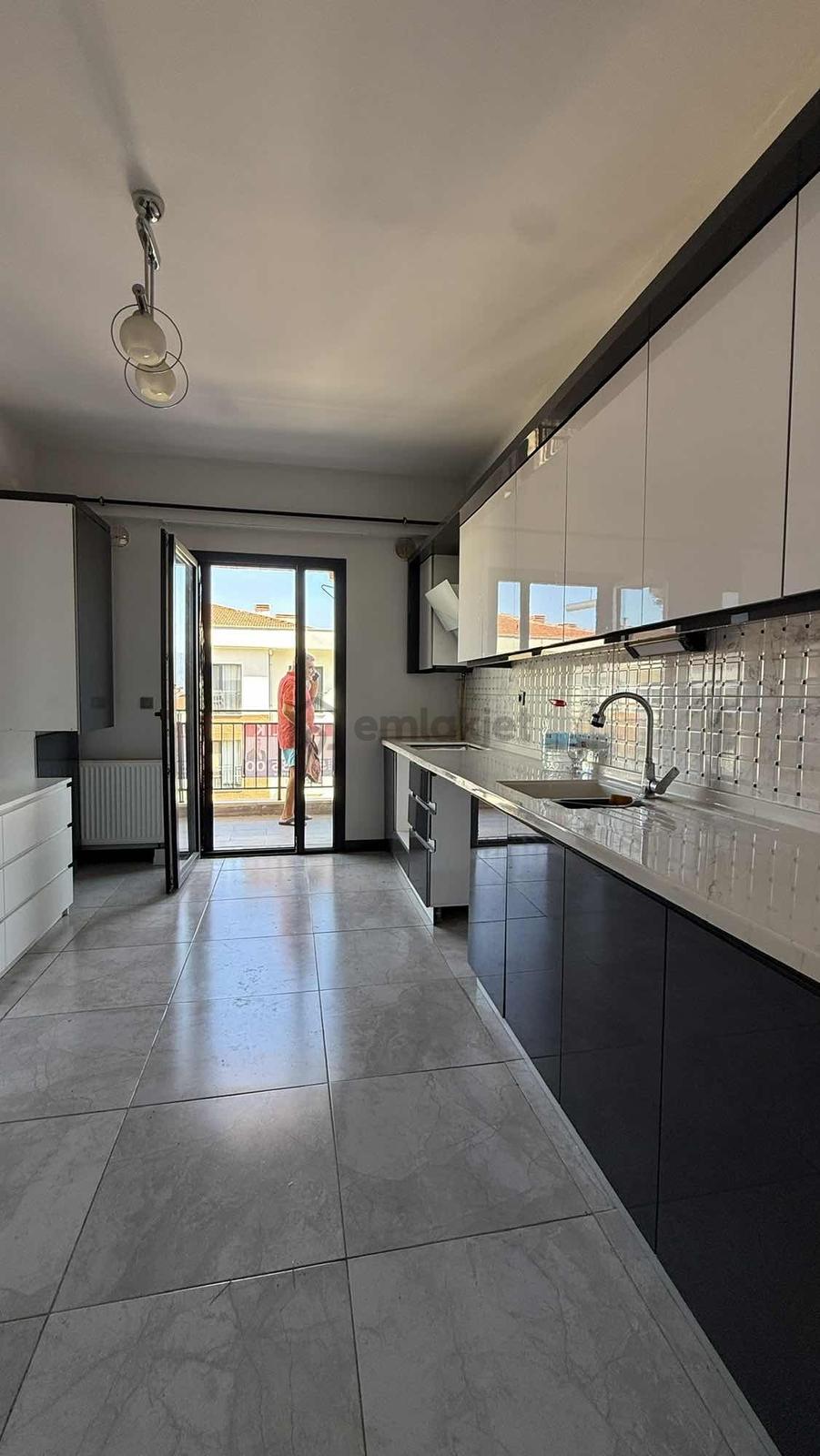 Toki Bayraklı 2.etap'ta 3+1 Lüks Kiralık Daire - 6