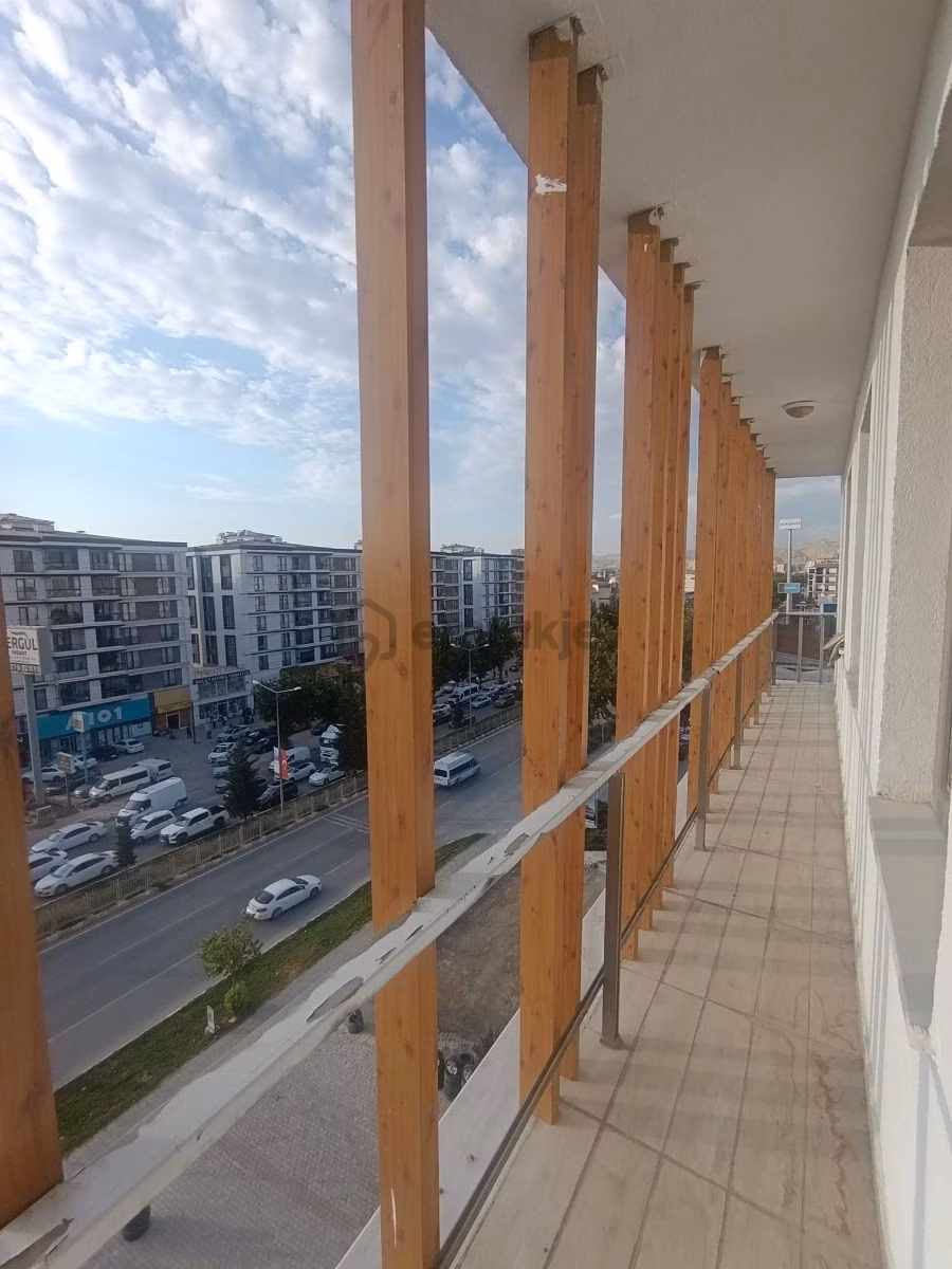 Satılık 3+1 Arakat Daire Cadde Üstü Pegout Bayi Karşısı - 19