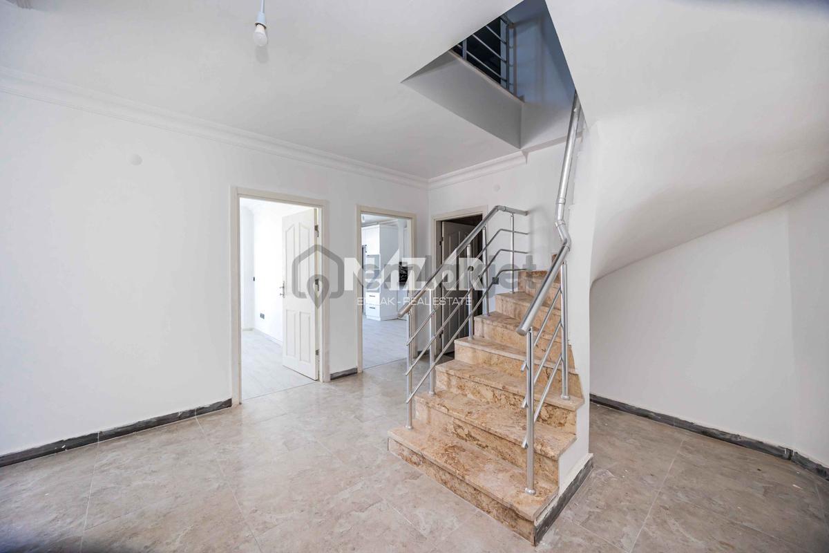 Alanya Cikcilli’de Satılık 4+1 Dubleks Daire - 200 M2 - 30