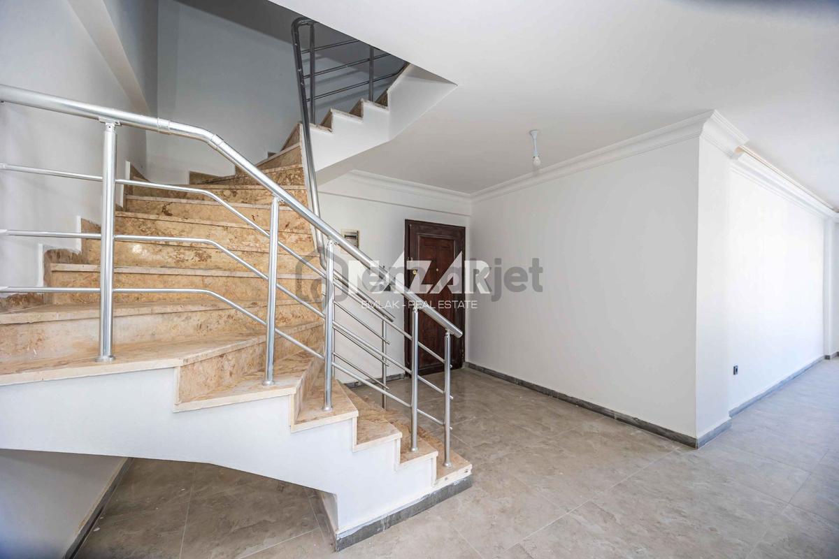 Alanya Cikcilli’de Satılık 4+1 Dubleks Daire - 200 M2 - 22