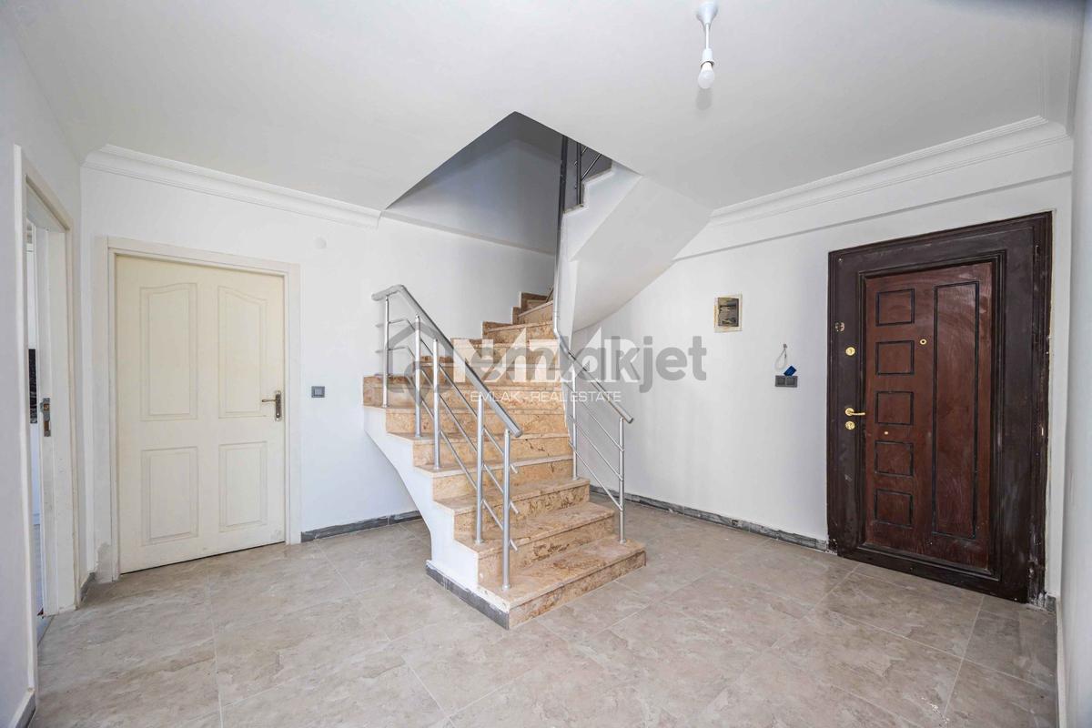 Alanya Cikcilli’de Satılık 4+1 Dubleks Daire - 200 M2 - 14