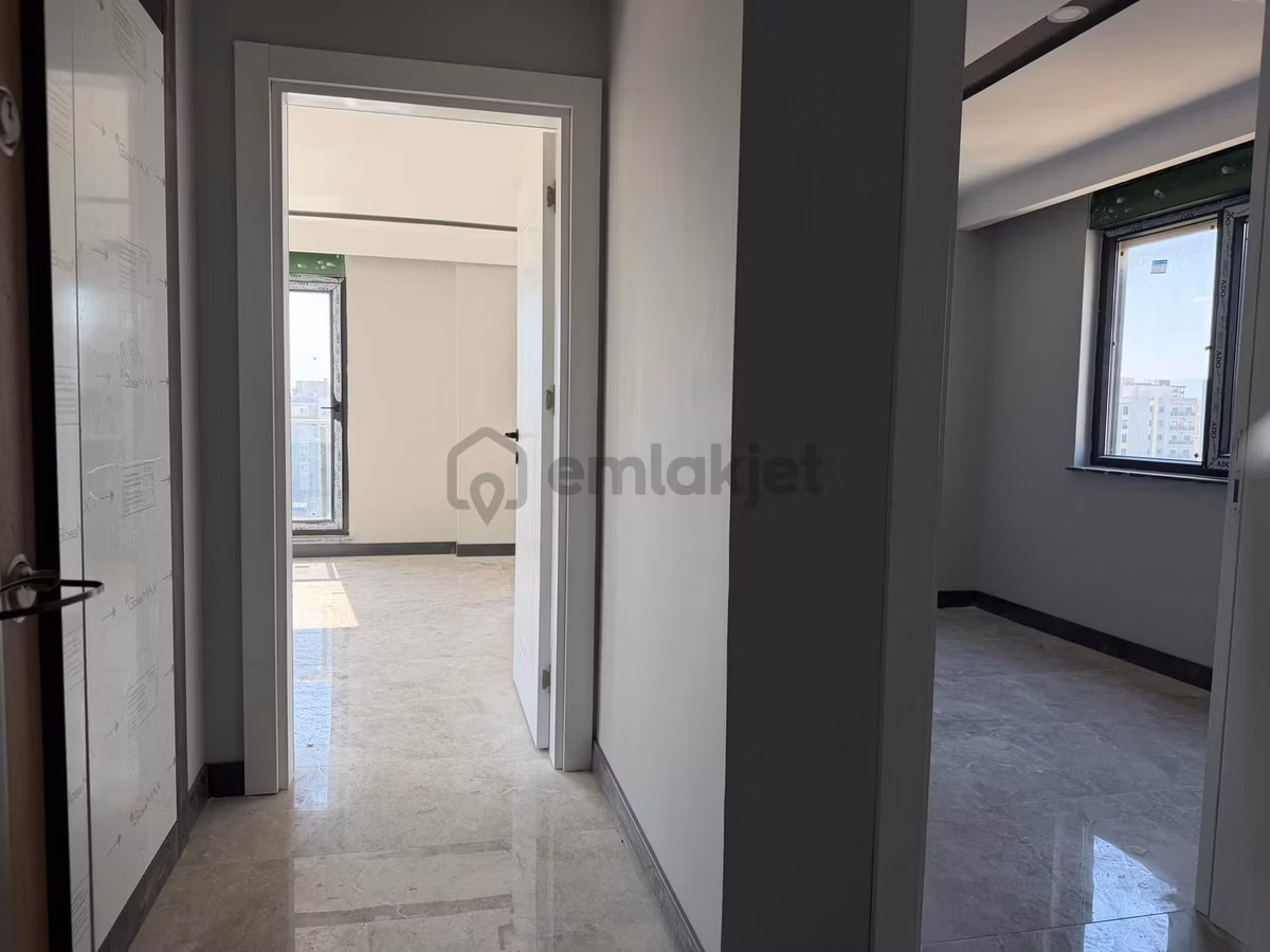 Altıntaş'ta Harika Lokasyonda Kapali Otoparklı Sitede 2+1 - 2