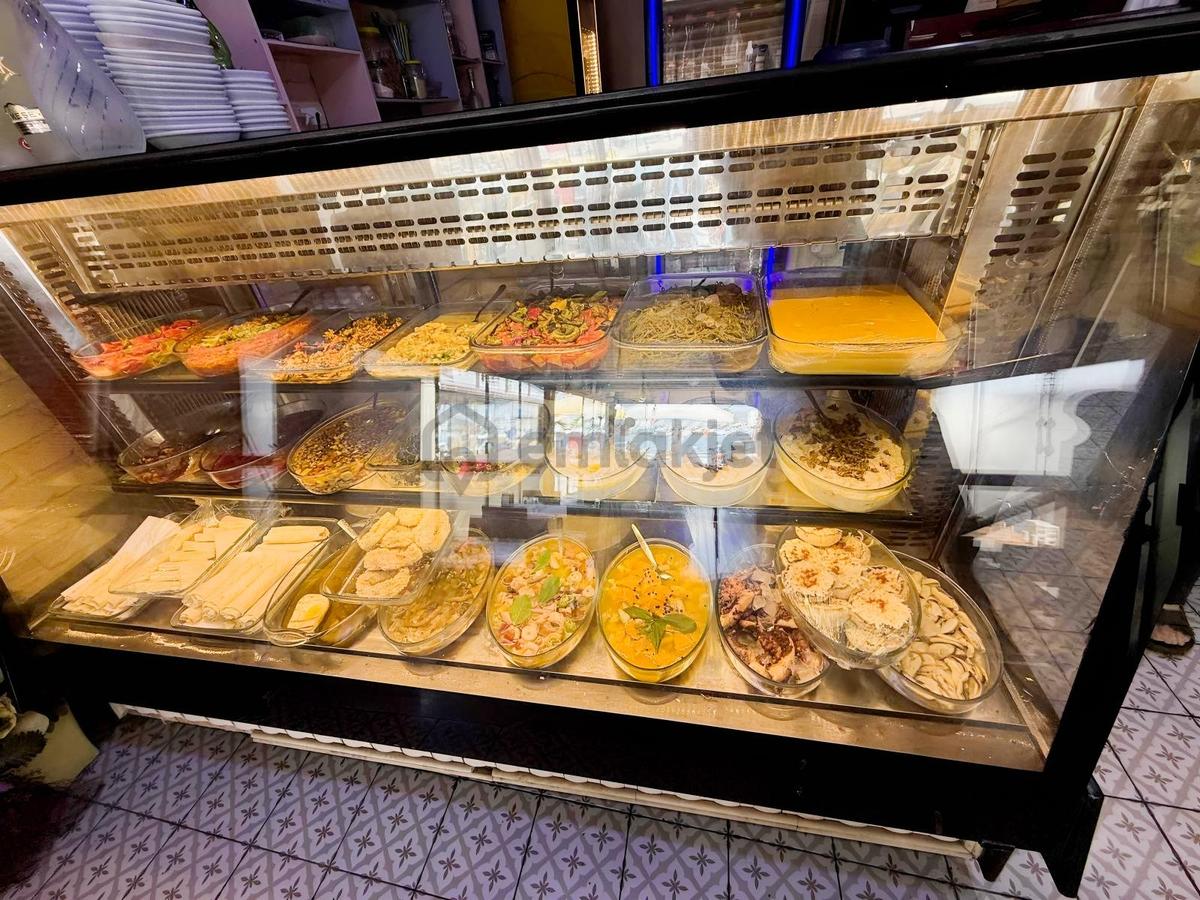 Yeni Foça'da Alkol Ruhsatlı Yüksek Cirolu Devren Restoran