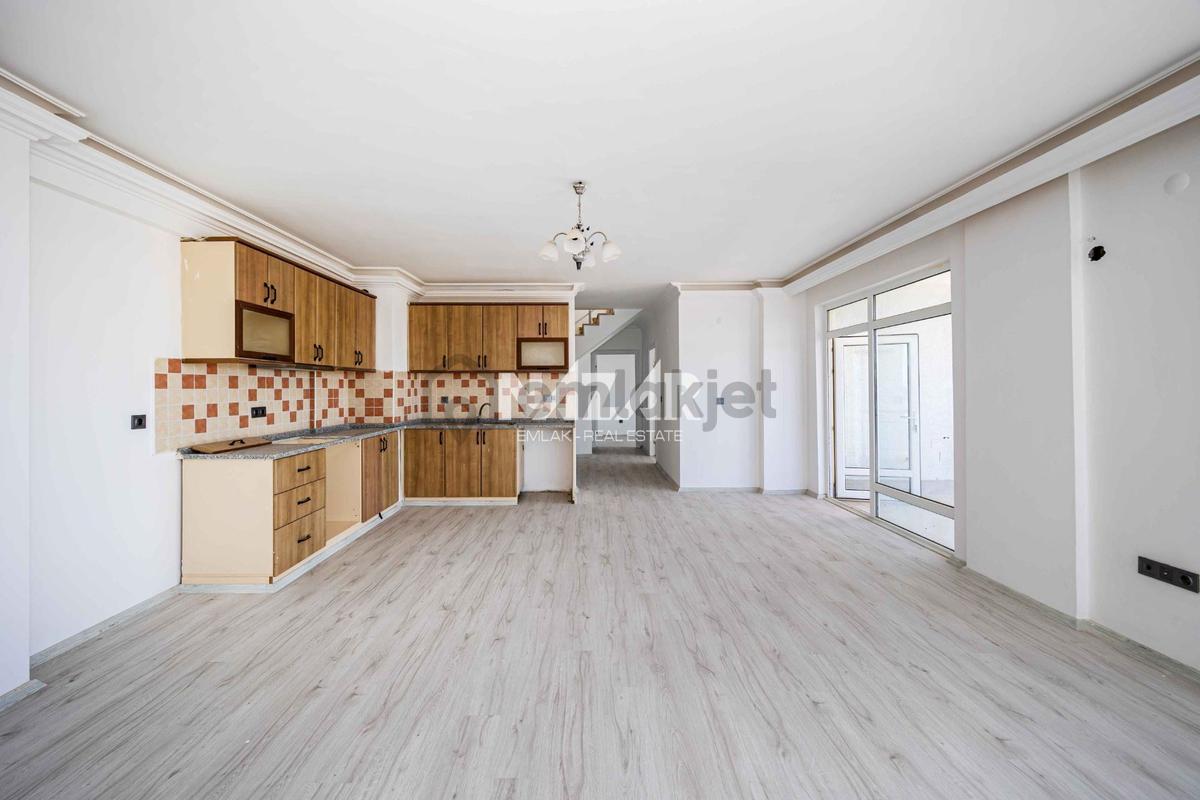 Alanya Cikcilli’de Satılık 4+1 Dubleks Daire - 200 M2 - 15