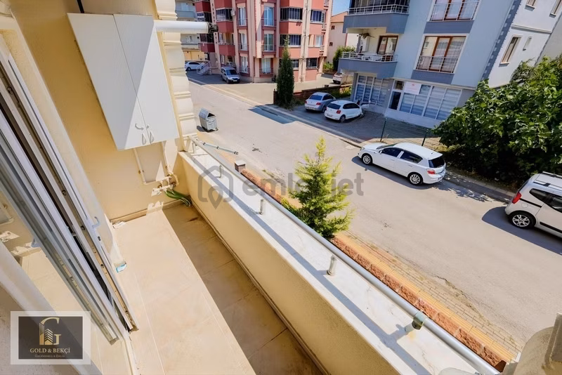 Emniyet Müdürlüğü Yanı Kiralık 1+1 Geniş Daire - 12