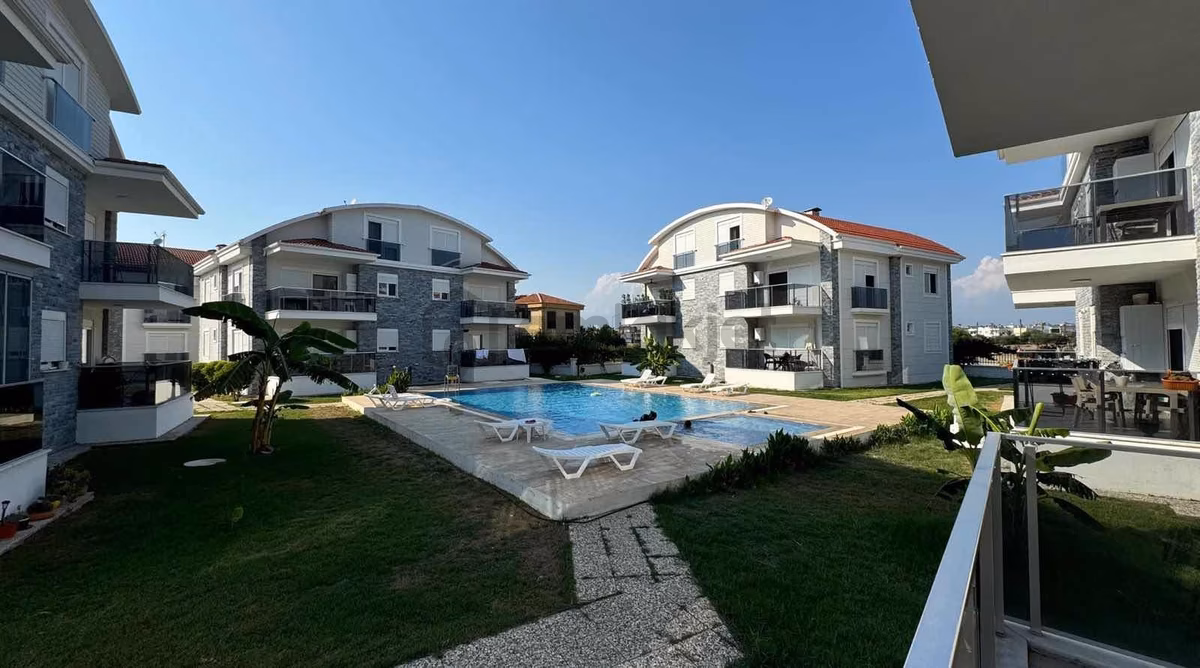 Belek'te Havuzlu Sitede 2+1 Eşyalı Giriş Kati