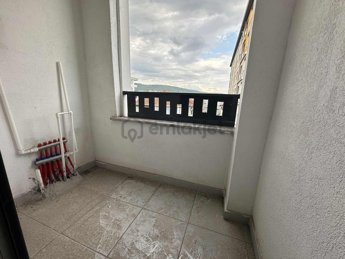 Sultanbeyli Merkez'de Satılık 3+1 Arakat Daire 115 M2 - 8