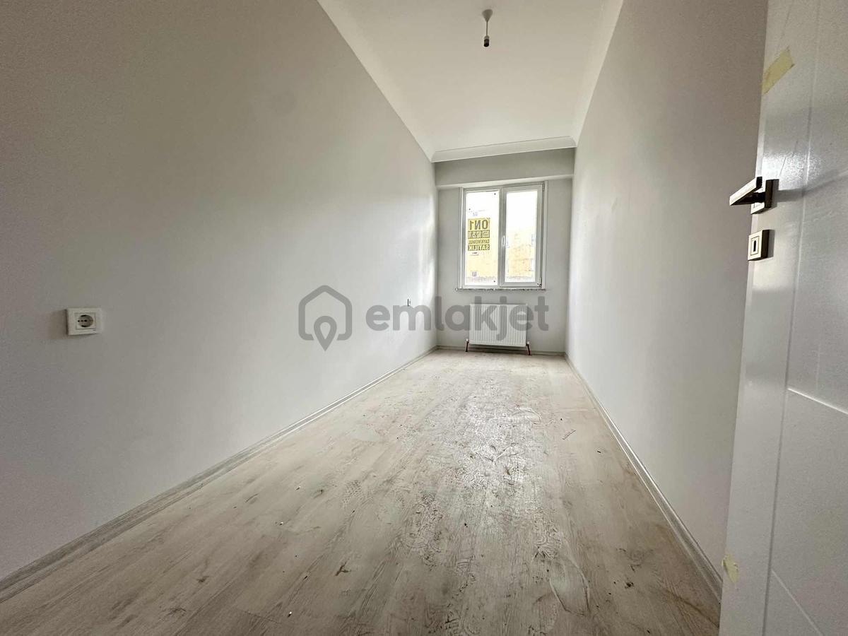 Sultanbeyli Merkez'de Satılık 3+1 Arakat Daire 115 M2 - 11