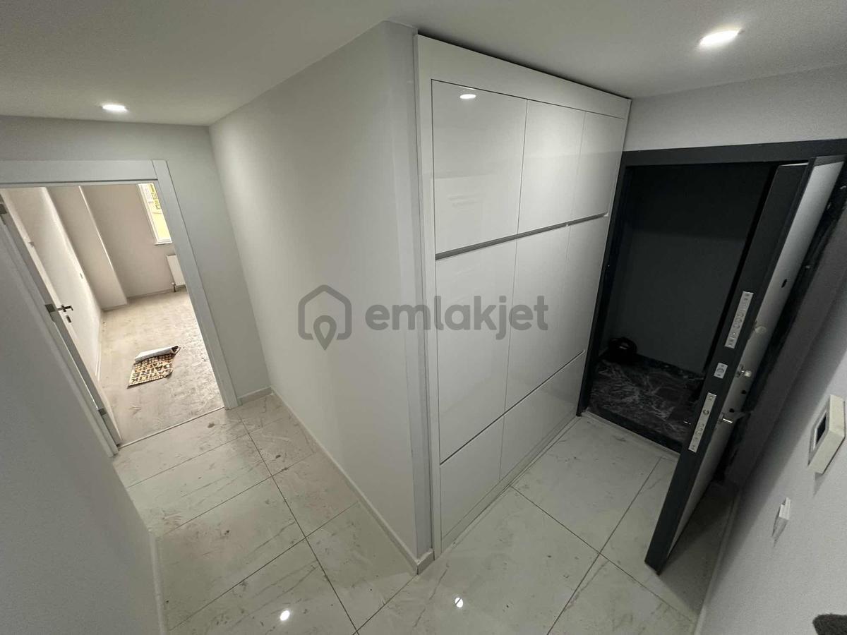 Sultanbeyli Merkez'de Satılık 3+1 Arakat Daire 115 M2 - 2